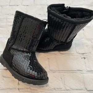 NWT Baby Black Sequin UGG Style Boots (5)